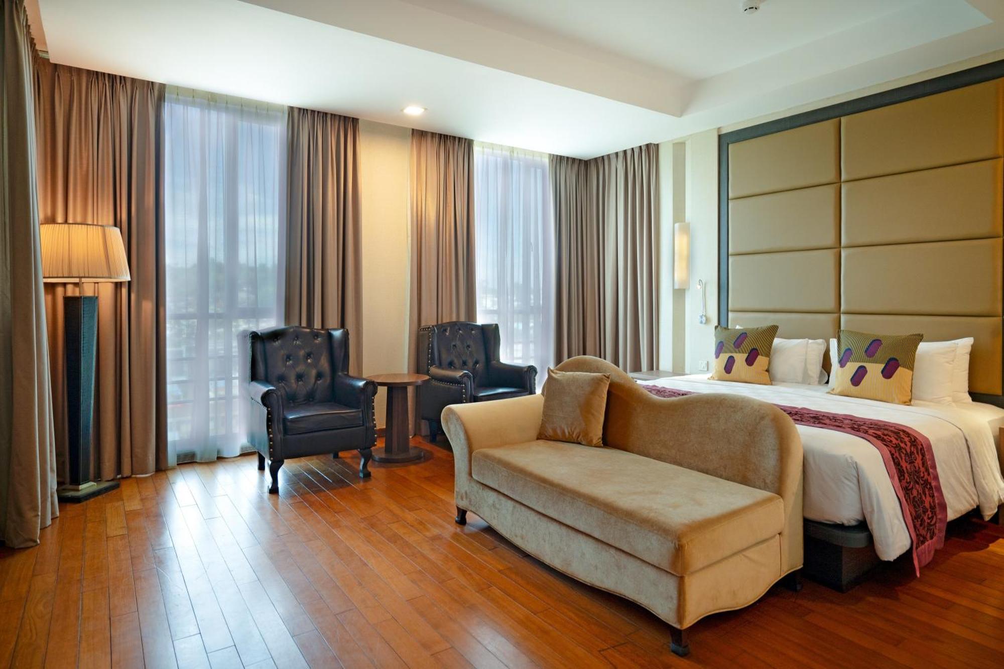 Nagoya Hill Hotel Batam Dış mekan fotoğraf