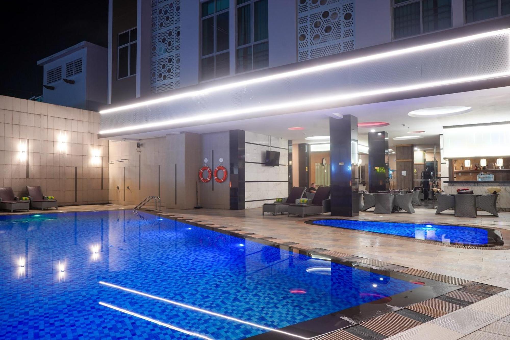 Nagoya Hill Hotel Batam Dış mekan fotoğraf